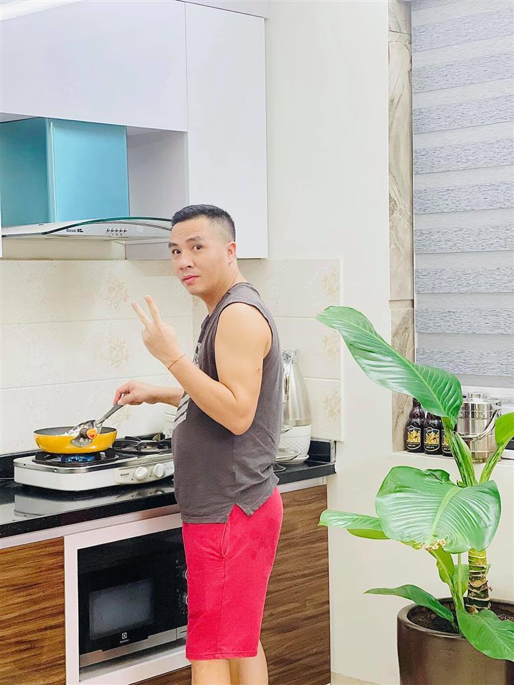MC Hoàng Linh khoe anh xã cưng chiều, nhìn phát ghen-1