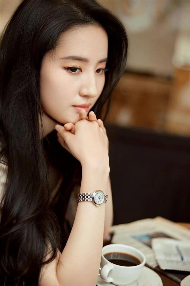 Lưu Diệc Phi che giấu khéo léo khuyết điểm chí mạng trong clip mới-3