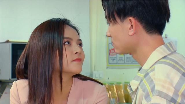 Hương Vị Tình Thân tập 4: Xuất hiện tiểu tam, Thy được bênh vực-5