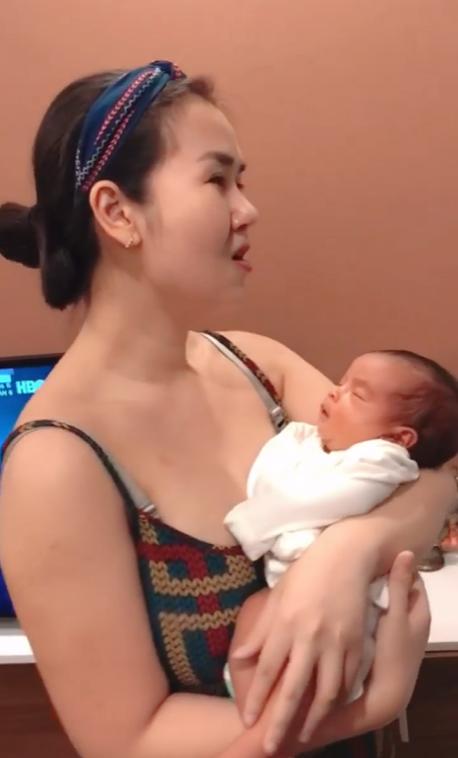 Võ Hạ Trâm xuề xòa hát ru liền bị nhắc nhở chuyện kiêng cữ sau sinh-1