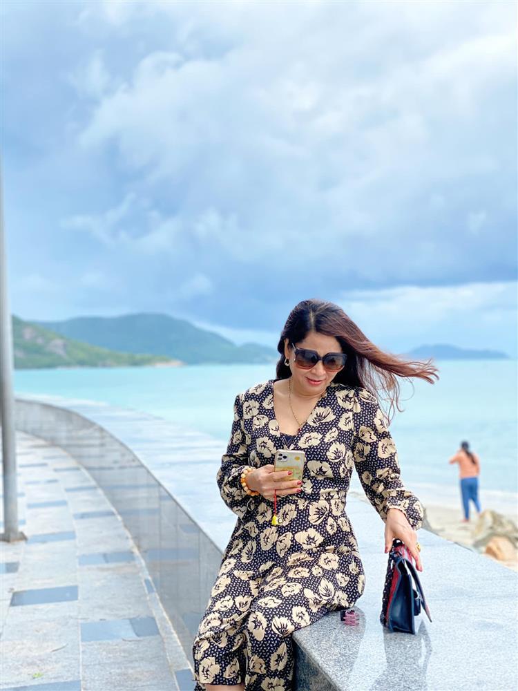 Trâm Anh khoe mẹ U60, nhìn cứ ngỡ hai chị em-1