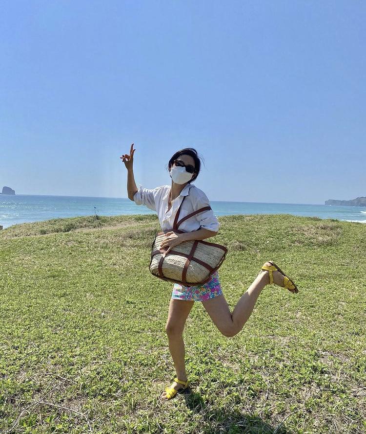 Jessica, HyunA mê mệt mẫu túi xách siêu to khổng lồ-8