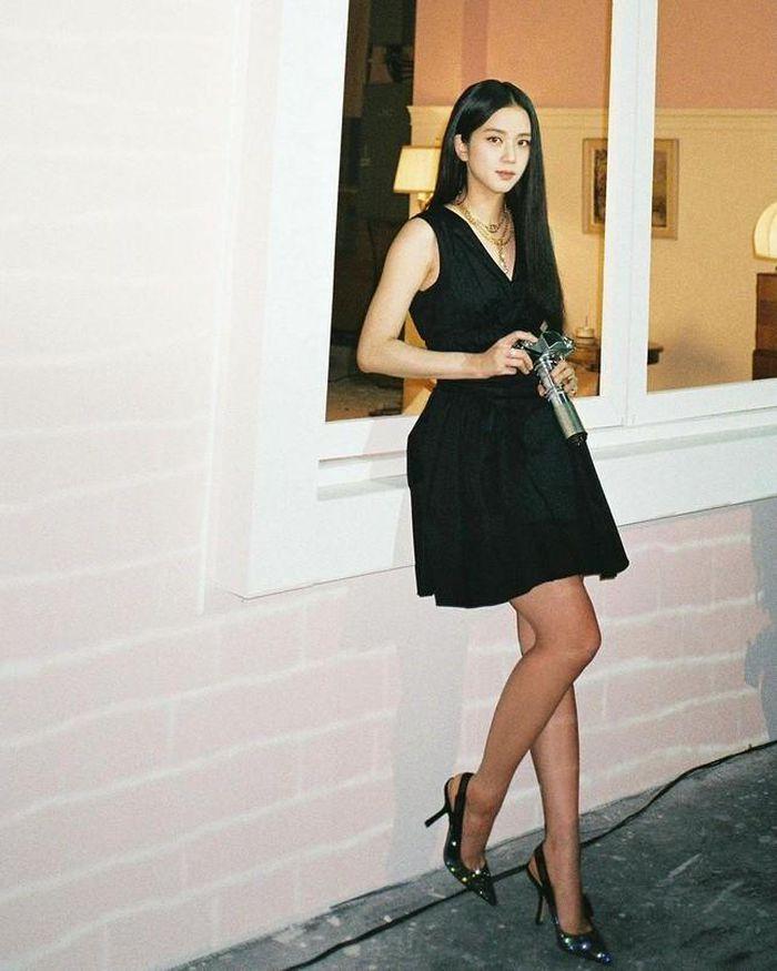 Chọn boots khủng bố, Cảnh Điềm trắng tay trước Jisoo khi đụng hàng-2