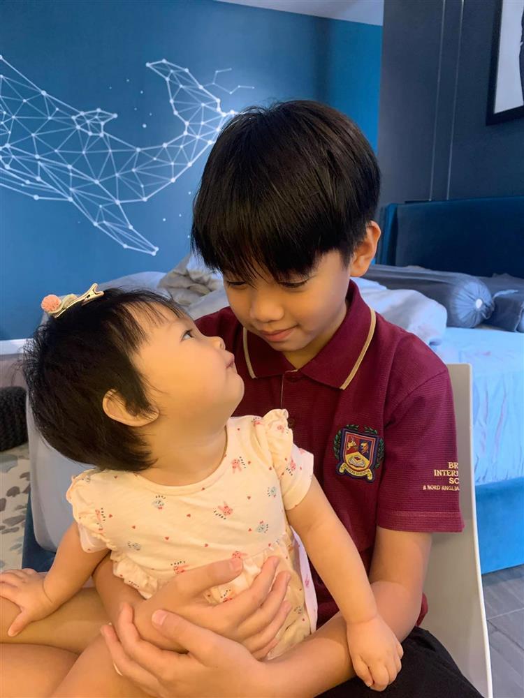 Chăm 3 em tận tụy, Subeo được gọi anh trai của năm-13