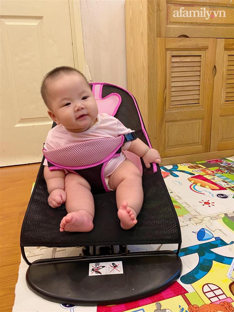 Bé sơ sinh vừa chào đời đã biểu cảm cực hài gây bão mạng-2