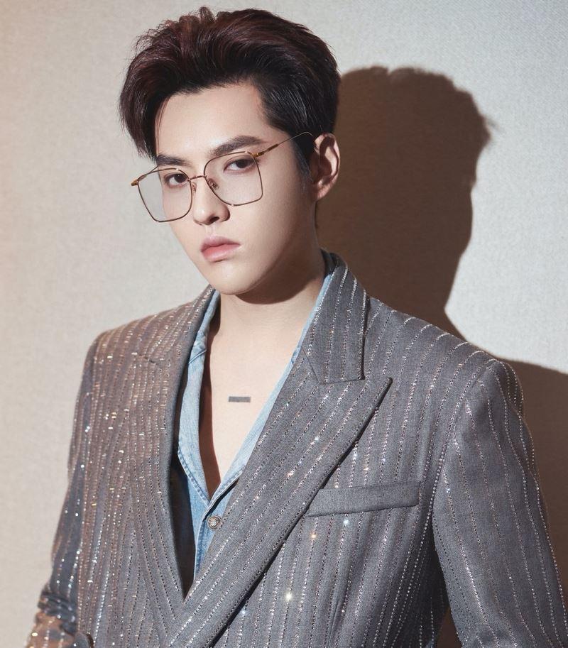 Thẩm vấn Ngô Diệc Phàm: Gào khóc, kể bí mật showbiz dài chục trang-1