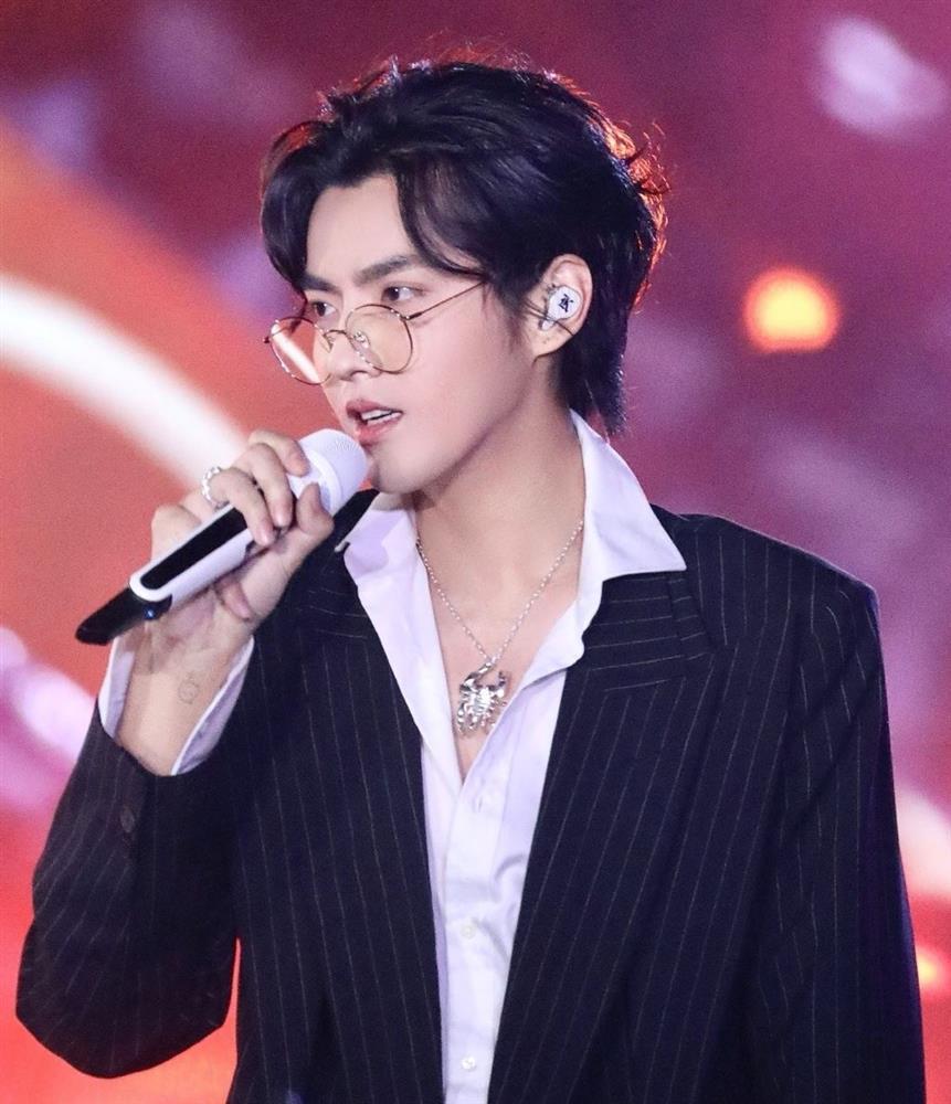 Thẩm vấn Ngô Diệc Phàm: Gào khóc, kể bí mật showbiz dài chục trang-6