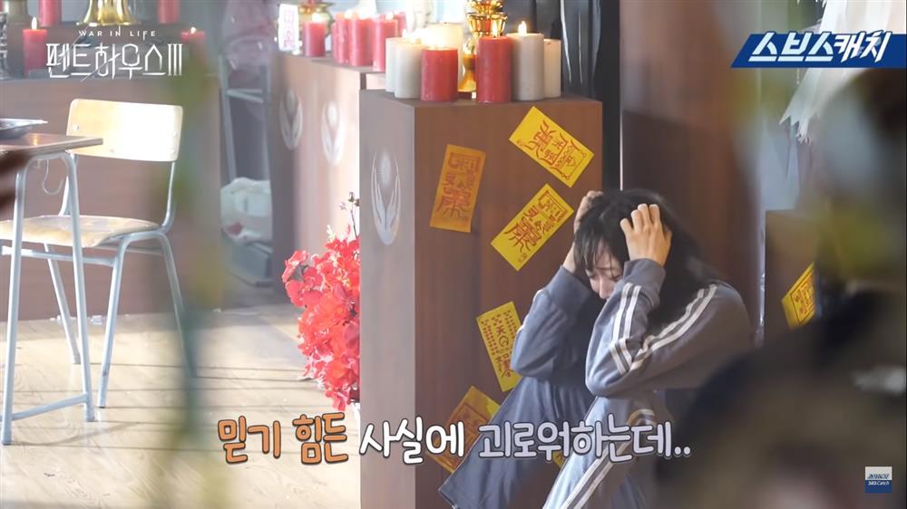 Hậu trường Penthouse 3 tập 8: Han Ji Hyun được khen khi hóa điên xuất thần-1