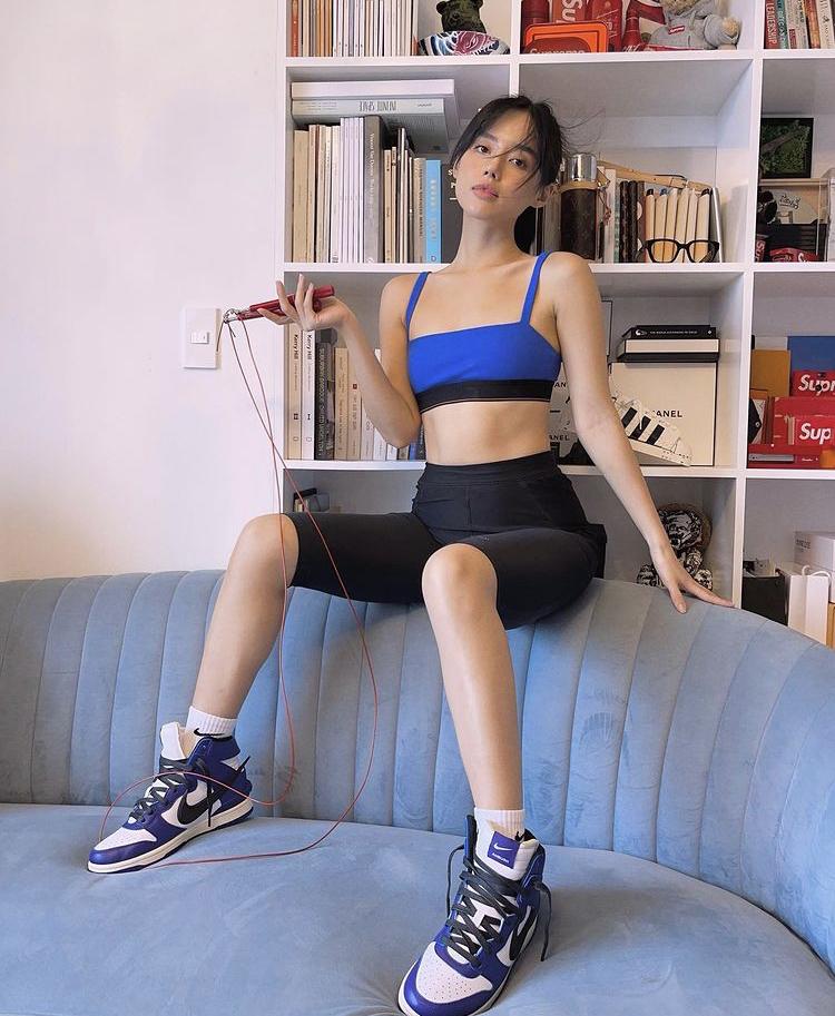 Học Minh Hằng, Đỗ Thị Hà mix quần biker shorts sành điệu-7