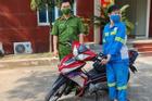 Nữ công nhân môi trường bị cướp xe máy được tặng xe mới