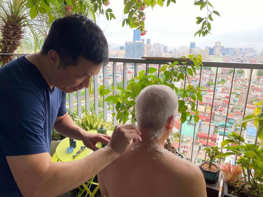 Bà xã Á hậu hé lộ mối quan hệ giữa Shark Hưng với bố vợ-1