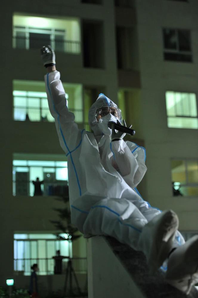 Tóc Tiên gặp cơn ác mộng tại bệnh viện dã chiến-2