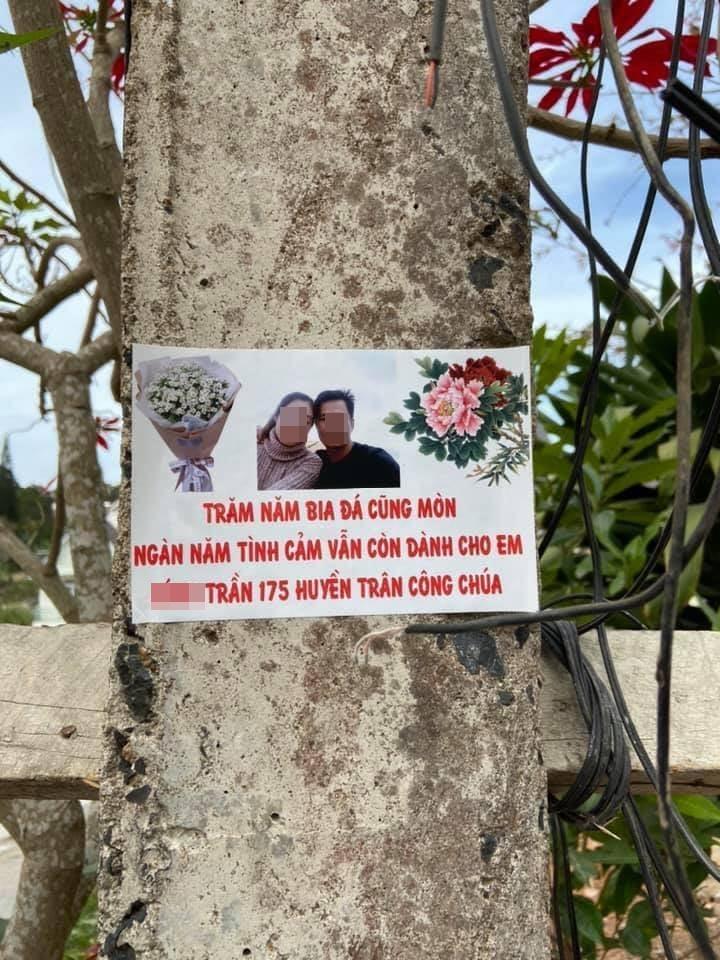 Thanh niên thất tình dán ảnh, in thơ dán khắp gốc cây - cột điện Đà Lạt-2