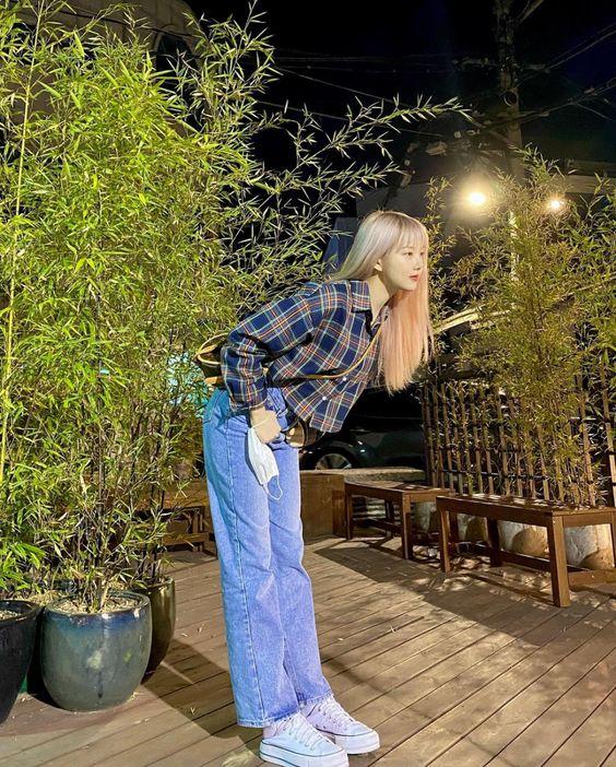 Muôn kiểu mix đồ với quần jeans ống rộng chuẩn style gái Hàn-5