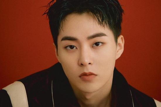 Anh cả Xiumin nhóm EXO xác nhận mắc Covid-19