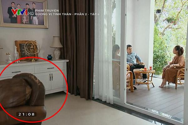 Hương vị tình thân: Long bị bóc mẽ liên tục diện đồ cũ