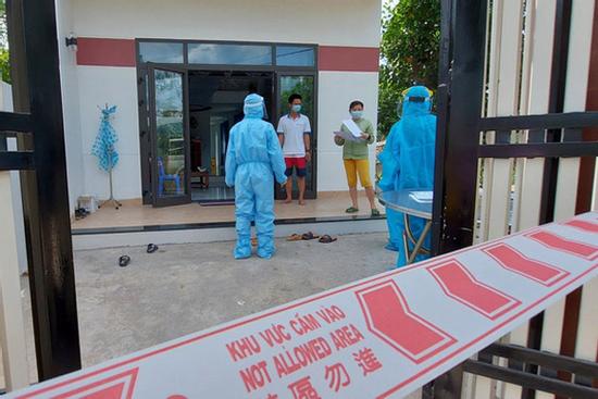 Đà Nẵng bắt đầu cho F1 cách ly tại nhà, theo dõi bằng vòng đeo tay thông minh