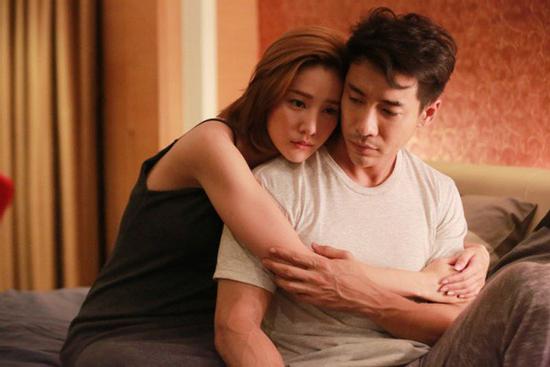 Chồng hết hồn khi nghe Dirty talk, vợ đảo tình thế bằng chiêu 'cực phẩm'