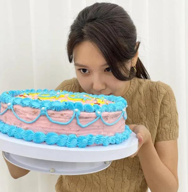 Kỷ niệm 14 năm debut, SNSD náo loạn MXH với cách ăn mừng mới lạ-2