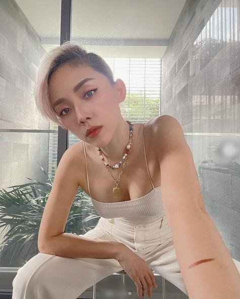 Tóc Tiên ở nhà khoe bưởi bòng nức nở bảo sao Touliver mê mệt-1