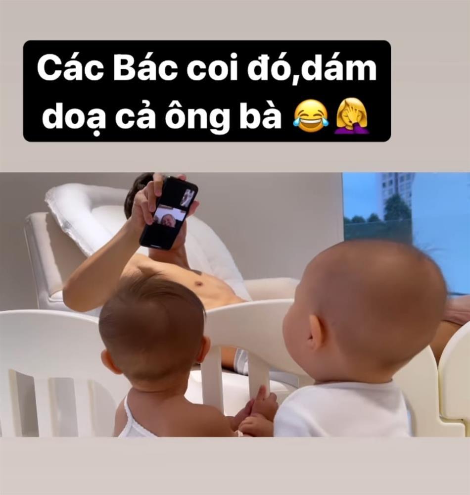 2 con Hồ Ngọc Hà facetime tới Thụy Điển, dọa cả ông bà nội-8