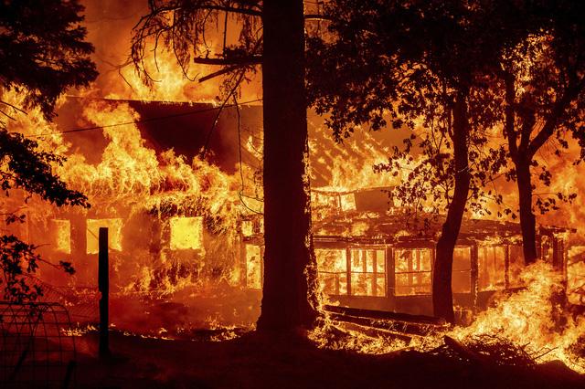 Cháy rừng ở California, thị trấn Greenville bị xóa sổ trong tích tắc-1
