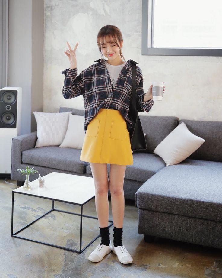 Bí kíp mix đồ với chân váy xòe ngắn giúp nàng nấm lùn ăn gian chiều cao-6