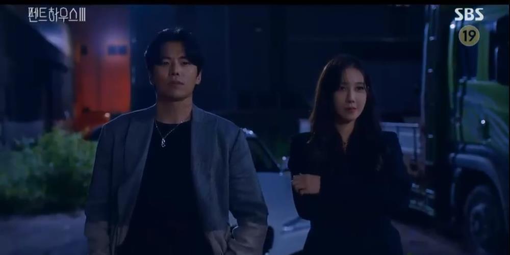 Penthouse 3 tập 9: Bà cả Shim báo thù, Joo Dan Tae và Seo Jin lên thớt-19