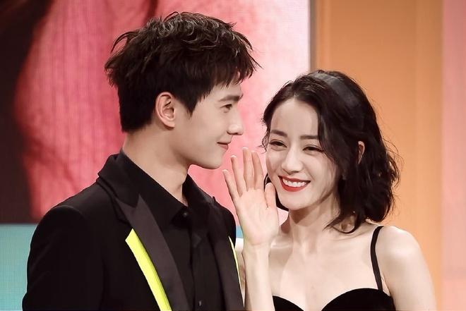 Địch Lệ Nhiệt Ba đang hẹn hò Dương Dương hay Hoàng Cảnh Du?-2