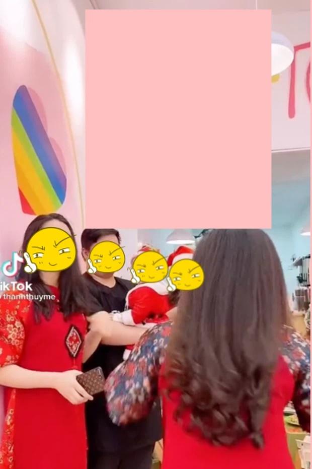 Mẹ chồng đạo lý bóc phốt con dâu: Nuôi 2 vợ chồng mà thái độ lồi lõm-1