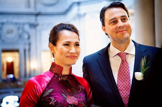 Hiện hoa hậu định cư ở Mỹ, sống bình yên bên ông xã Attila Woodward. "Tôi đang hài lòng với cuộc sống và hôn nhân của mình. Tôi được làm những gì bản thân thích, có được người đàn ông yêu thương mình bằng cả tấm lòng", cô chia sẻ.