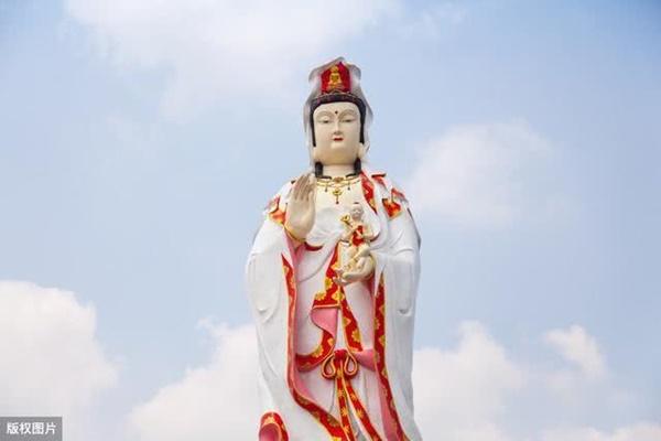 Chọn một bức tượng Phật Bà Quan Âm để xem bạn may mắn đến mức nào-4
