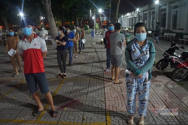 TP.HCM tổ chức tiêm vắc xin Covid-19 lúc nửa đêm-2