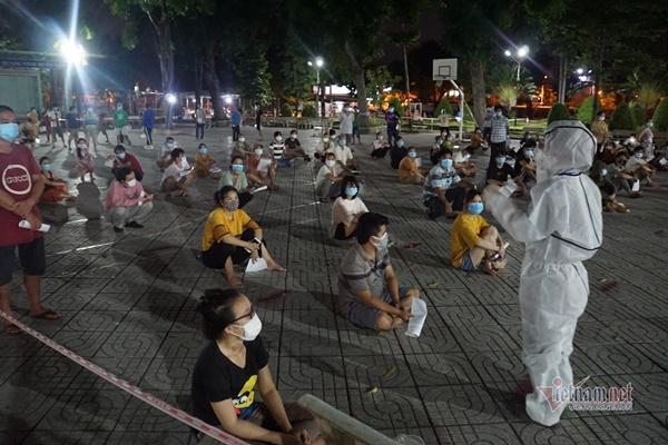 TP.HCM tổ chức tiêm vắc xin Covid-19 lúc nửa đêm-3