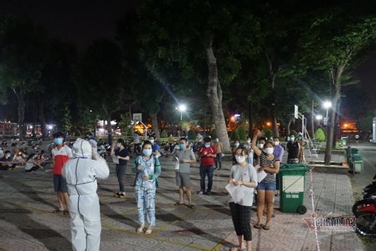 TP.HCM tổ chức tiêm vắc xin Covid-19 lúc nửa đêm