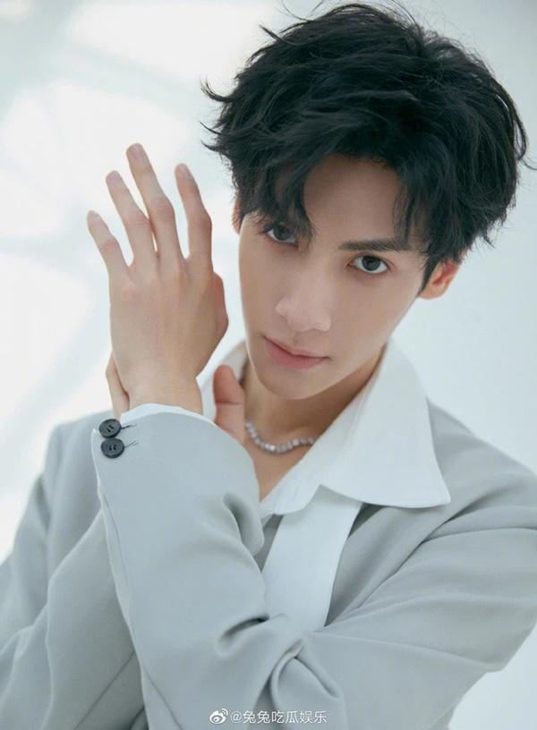 Hốt hoảng vì thân hình gầy gò báo động đỏ của La Vân Hi ở phim mới-7