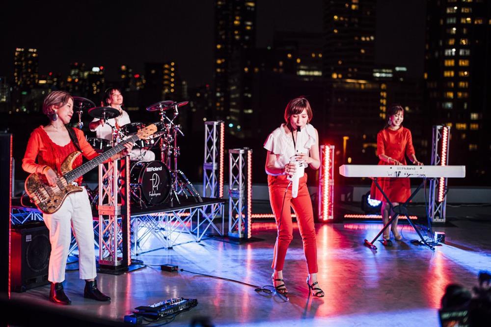 Ngành công nghiệp giải trí Nhật Bản lỗ nặng-3