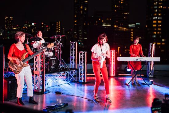 Ngành công nghiệp giải trí Nhật Bản lỗ nặng