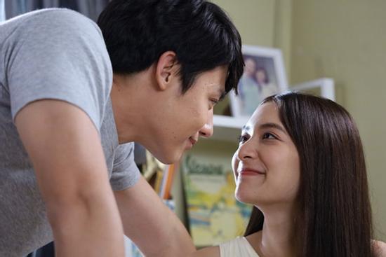 Suýt ngã vào lòng tình cũ, vợ thức tỉnh khi nhận cú điện thoại bất ngờ!