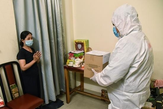 Hành trình đón hũ tro của những F0 tử vong