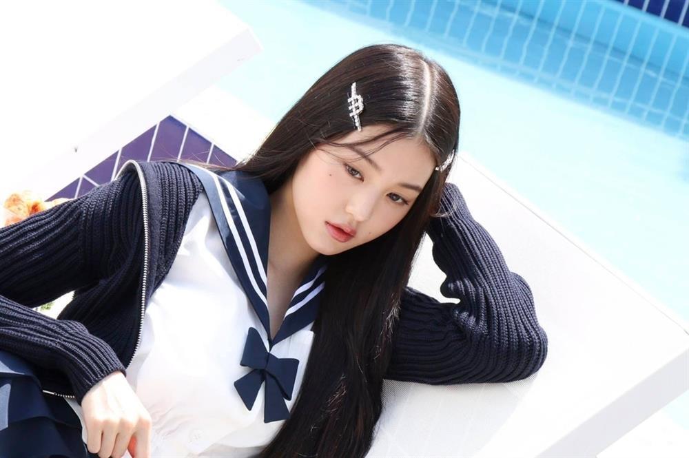 Jennie BLACKPINK kém sắc khi diện áo thủy thủ đụng độ sao Hoa ngữ-5