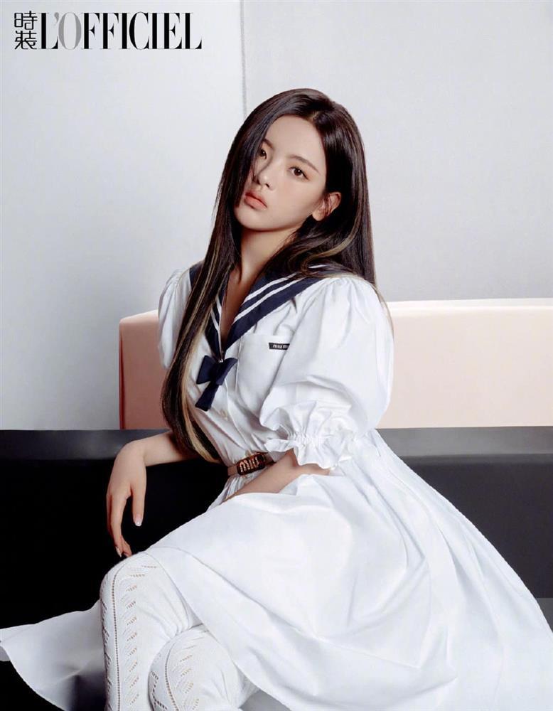 Jennie BLACKPINK kém sắc khi diện áo thủy thủ đụng độ sao Hoa ngữ-8