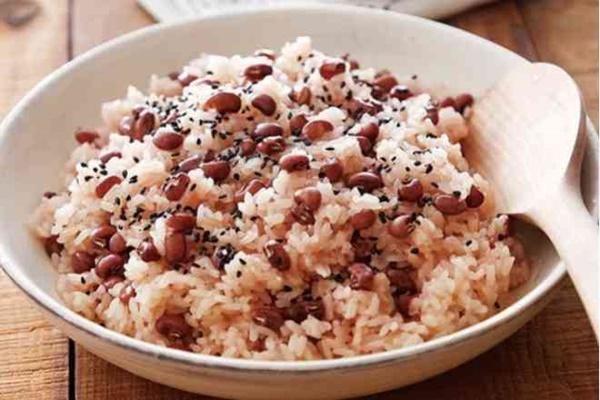 Cơm nắm kiểu Hàn Quốc với những nguyên liệu đơn giản-1