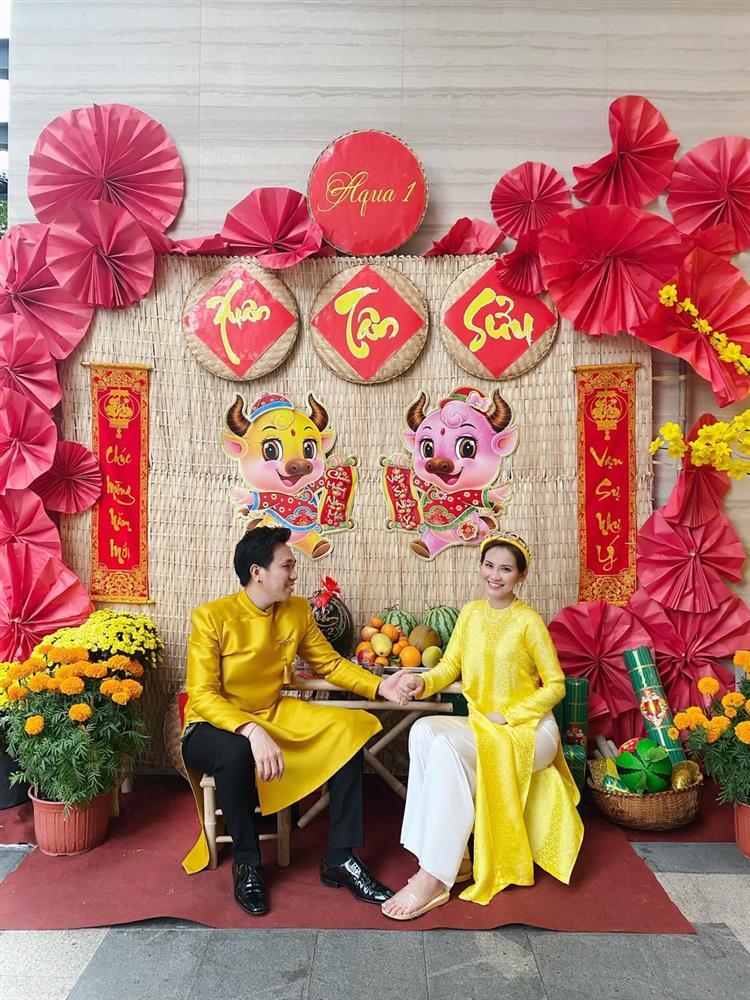 Bạn gái kêu gọi thả tim comment chê Anh Đức xấu nhất Vbiz-6