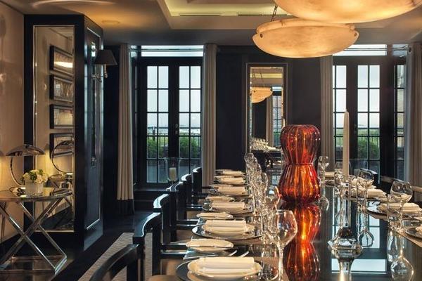 Hàng trăm người khỏa thân diễu hành trên xe đạp ở Anh-1