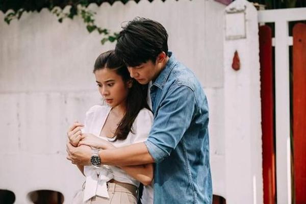 Kỷ niệm 10 năm ngày cưới, vợ đòi tặng quà khiến chồng khóc nghẹn-1