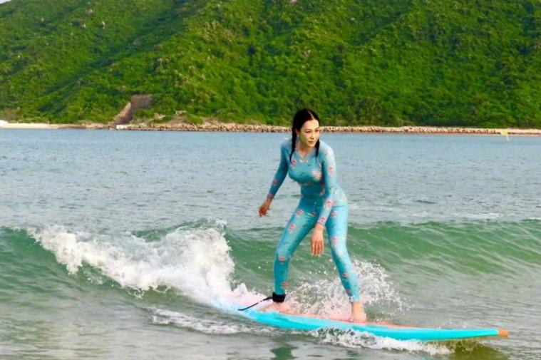 Body Chung Lệ Đề tuổi 50 ăn đứt nhiều gái trẻ-1