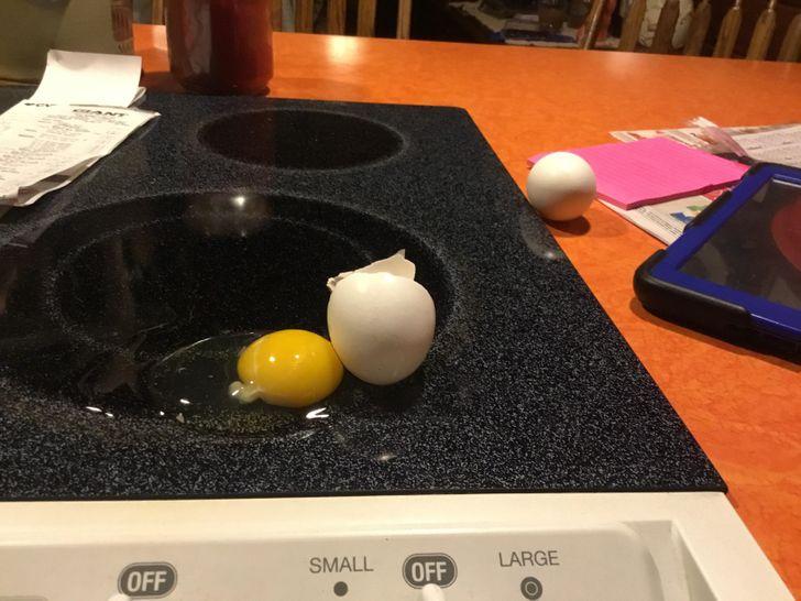 Ở nhà với cha mẹ, lũ yêu quái phiền toái đến buồn cười-3