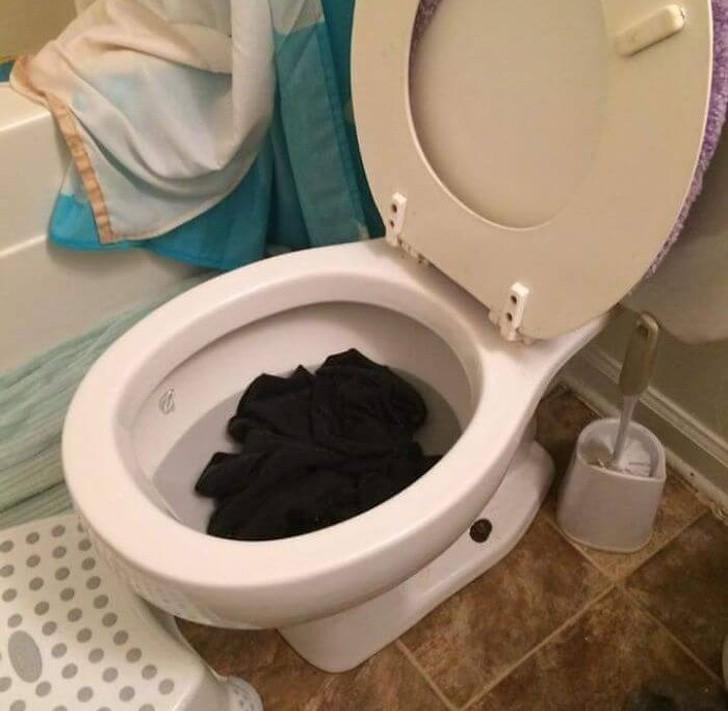 Ở nhà với cha mẹ, lũ yêu quái phiền toái đến buồn cười-9