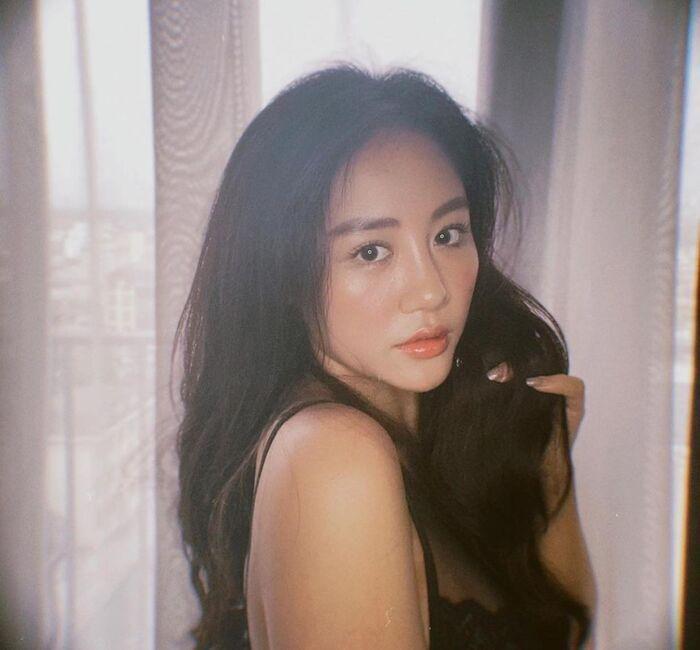 Văn Mai Hương chiêu đãi hình nội y nóng mắt tại gia-4